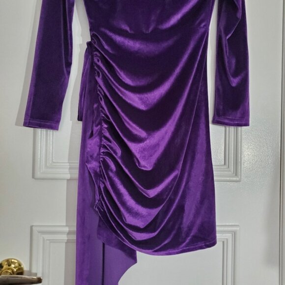House of Harlow 1960 Velvet Wrap Sash Dress - Picture 11 of 16